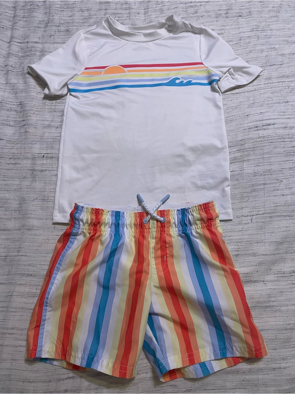 Cat & Jack 4T Rash Guard Set with Rainbow Striped Shorts